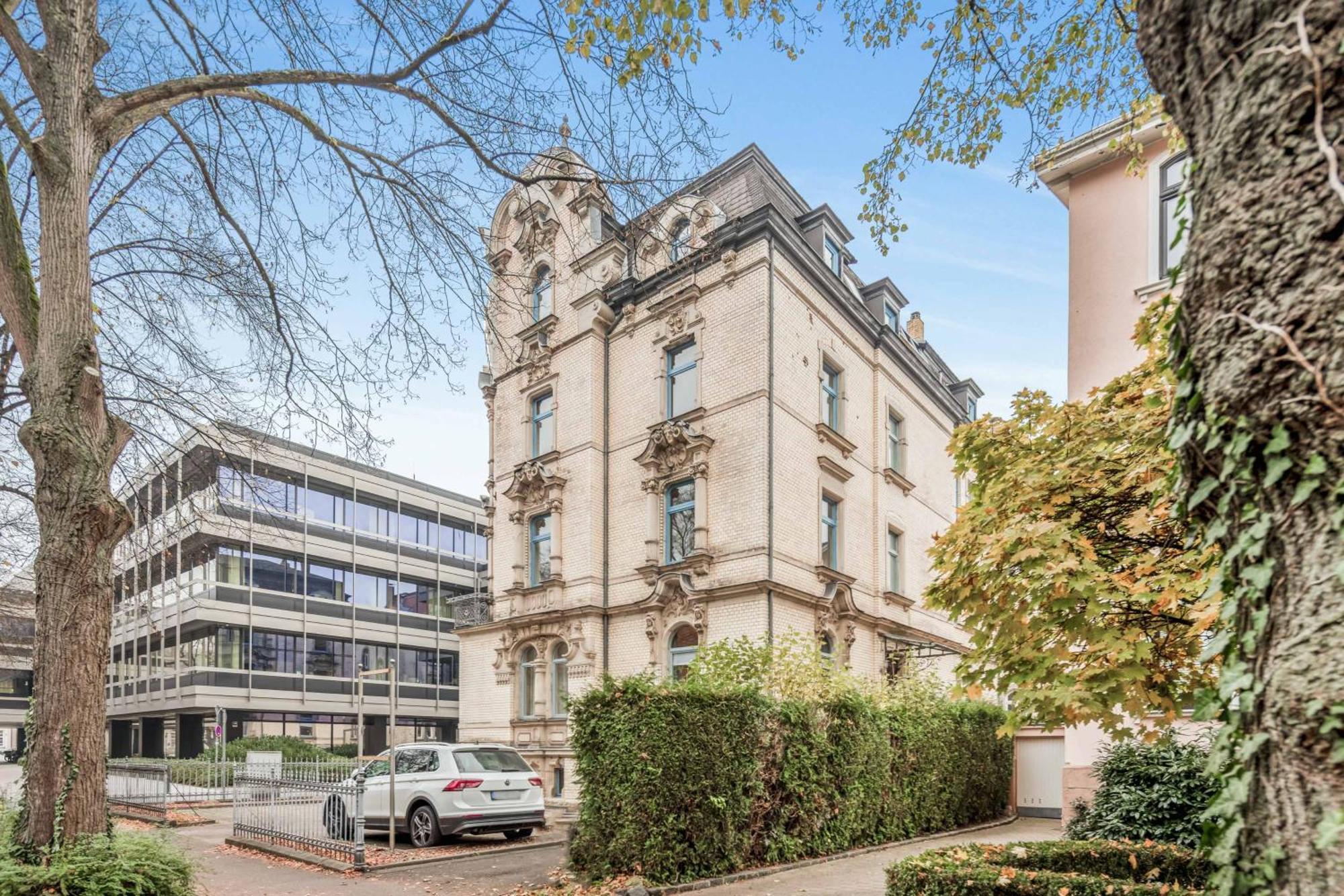 Neu! Einzigartige Stadtvilla, Super Lage, Parkplatz コーブルク エクステリア 写真